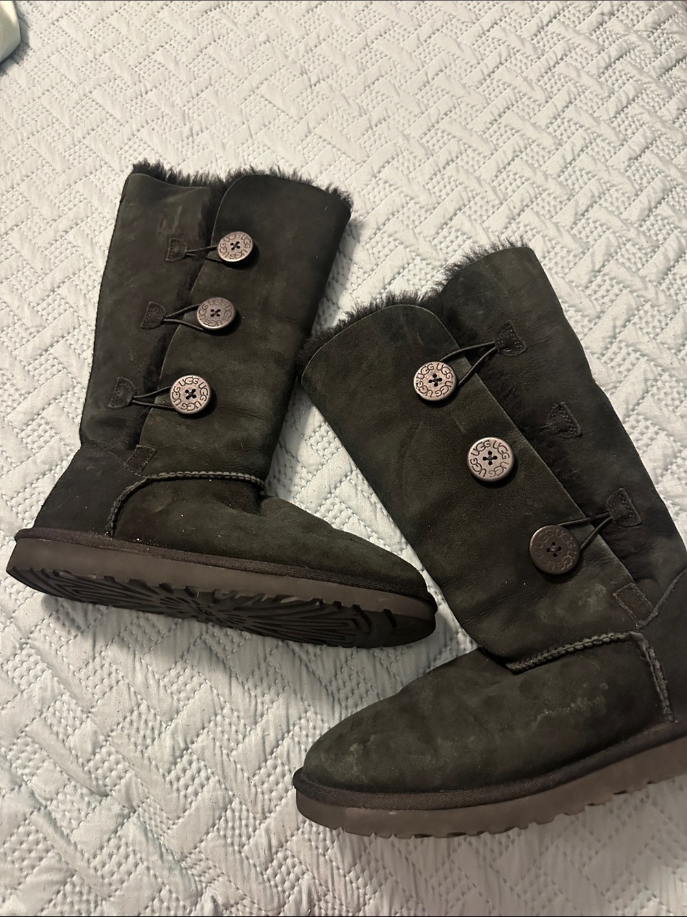 Women's Button-Detail Winter Boots in black size 8